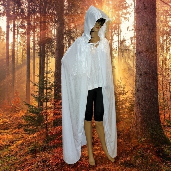 𝅺VELVET Cloak Full Length Hooded Adult White Cape New Comicon T37 - Picture 1 of 5